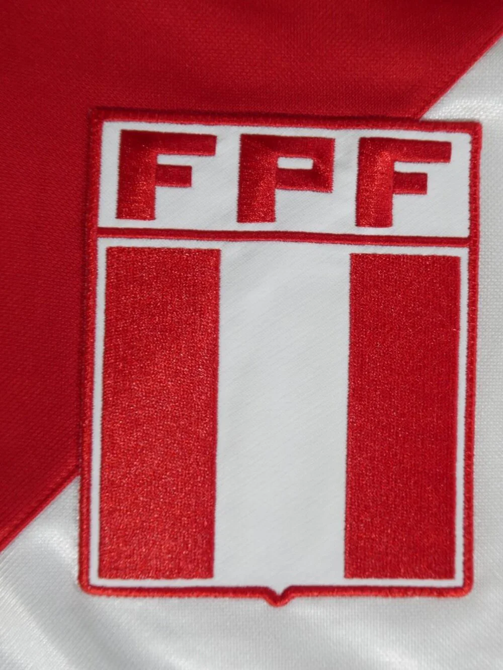 Adidas Men's Peru FPF 10 Jersey JI7634 White/Red Size XL Retro Soccer Shirt